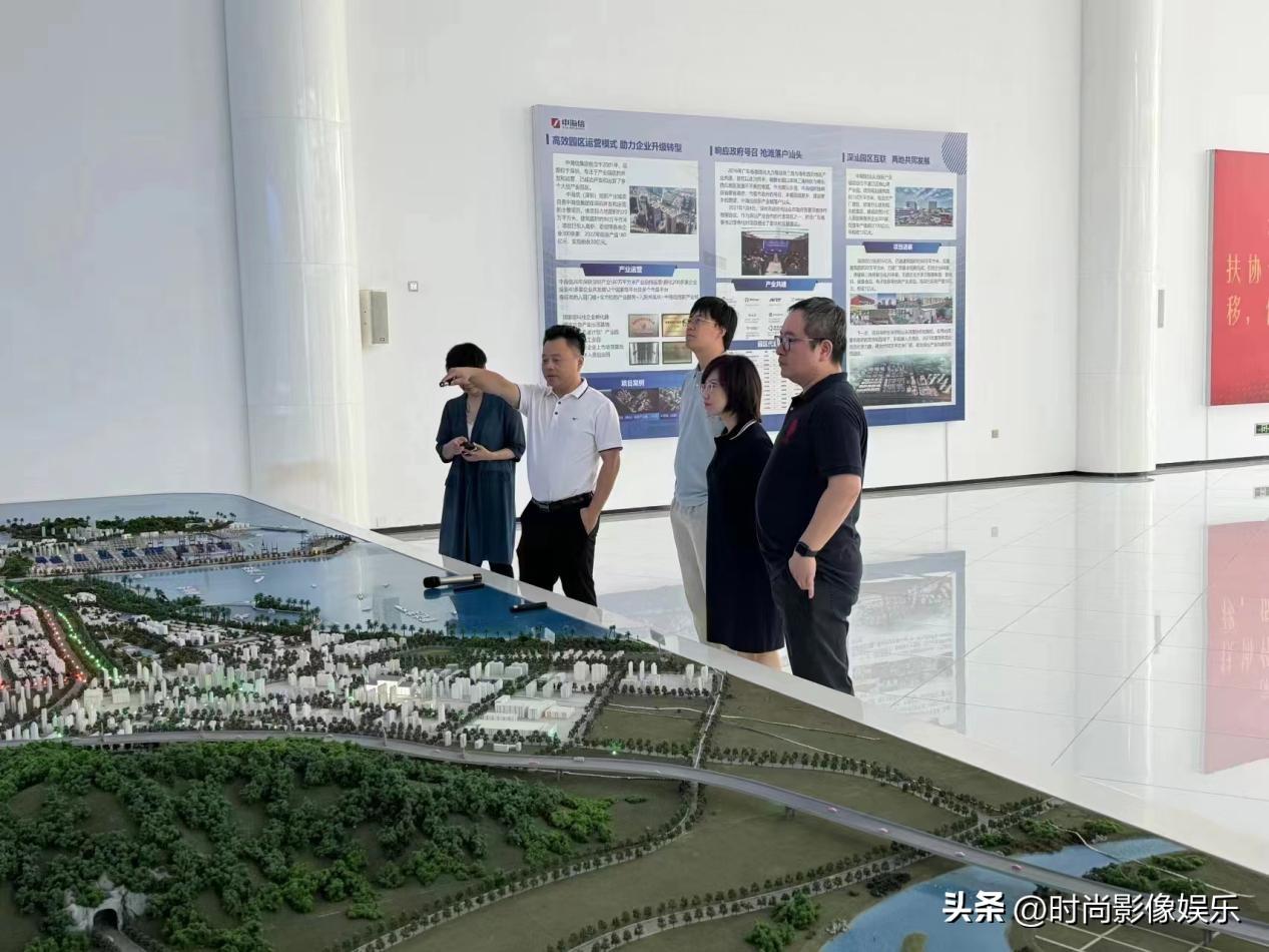 濠江论坛2024-2025年免费资料|文明解释解析落实